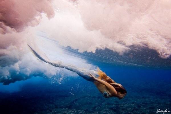 碧海荡漾夏威夷，珊瑚丛中美人鱼